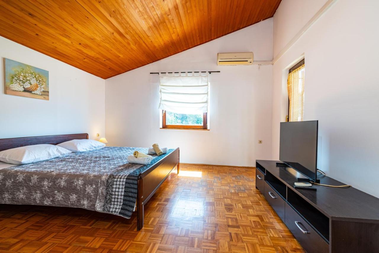 Apartment Sea And Mountain With Pool Novigrad  Chambre photo