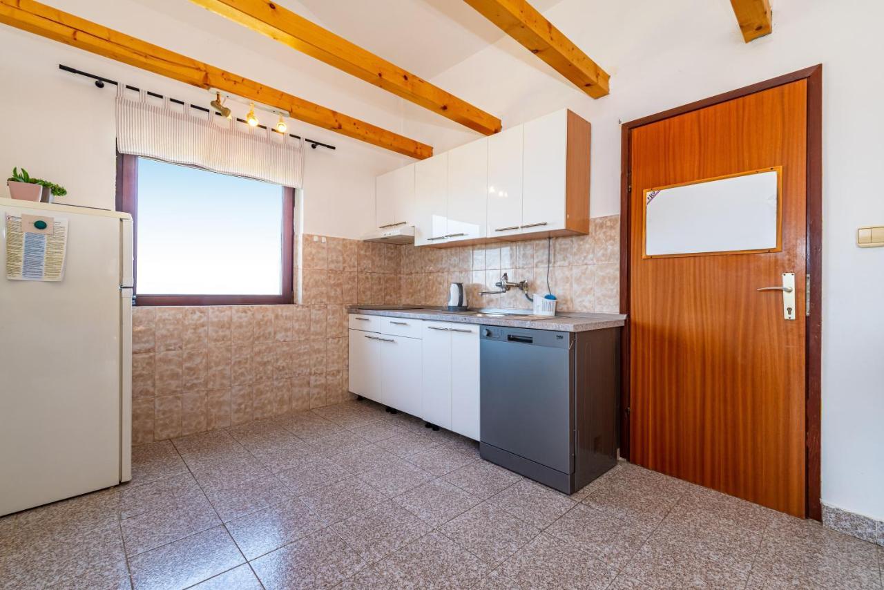 Apartment Sea And Mountain With Pool Novigrad  Chambre photo