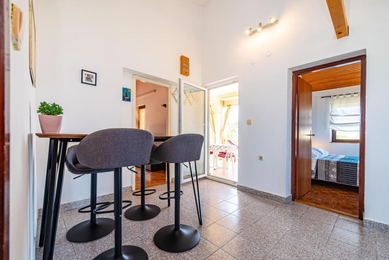 Apartment Sea And Mountain With Pool Novigrad  Chambre photo